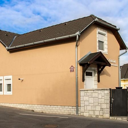 Gardi Apartman Szekszárd Екстериор снимка