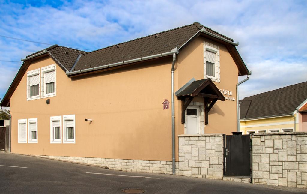 Gardi Apartman Szekszárd Екстериор снимка