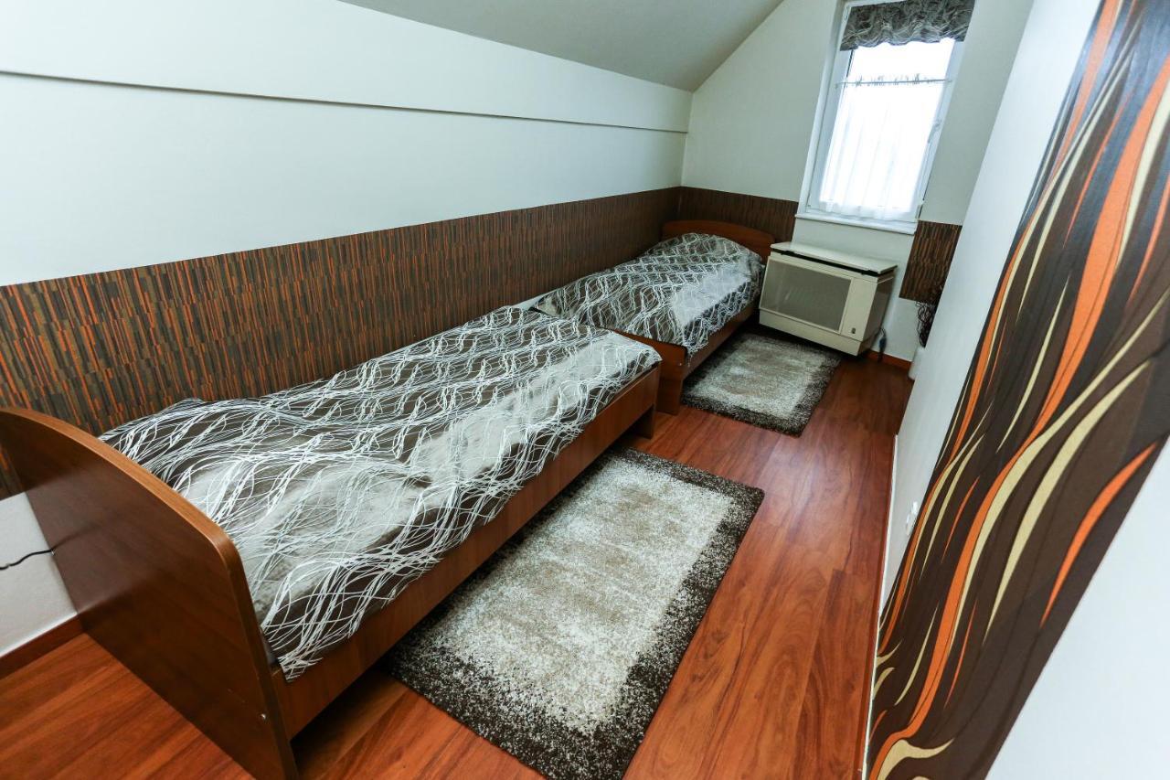 Gardi Apartman Szekszárd Екстериор снимка